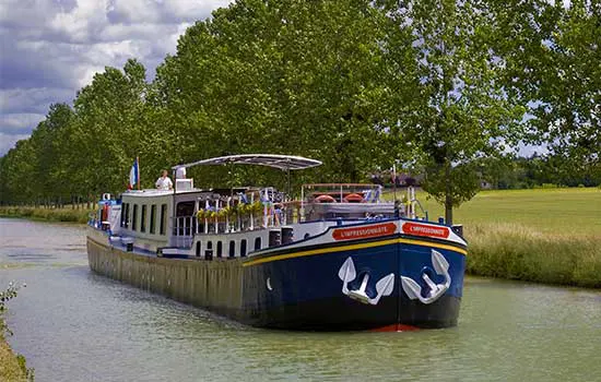 exklusive Schiffe mit hohem Komfort Hotelschiffe - Barge - Peniche für individuelle Fluss-Kreuzfahrten