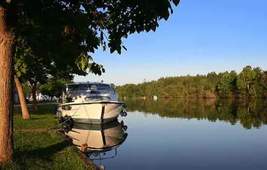 Hausboot mieten - Booturlaub mit Nautic-Tours - alle Bootsreviere Bootsmiete Hausboot - Bootsferien
